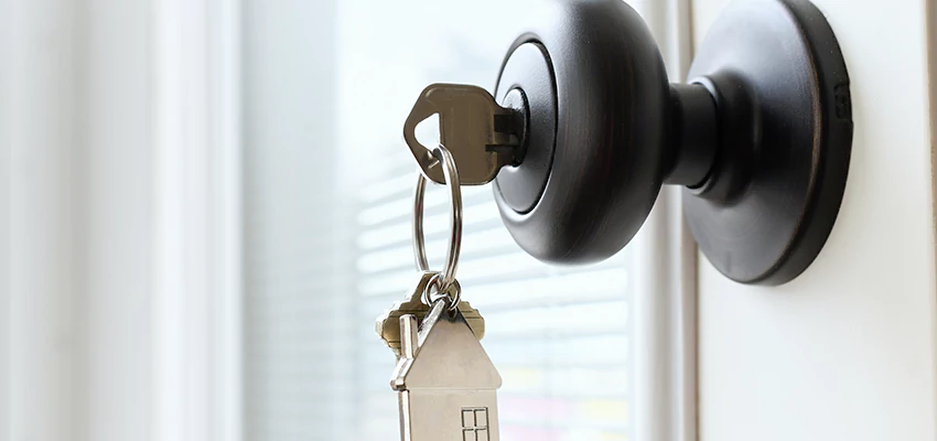 Bifold Door Knob Replacement in Oakland, California